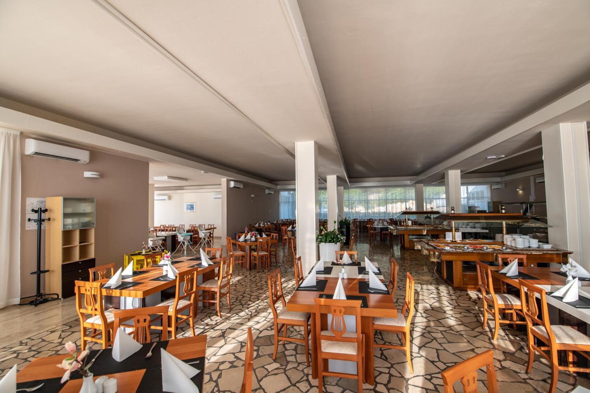 Horizont Resort Pula Buitenkant foto